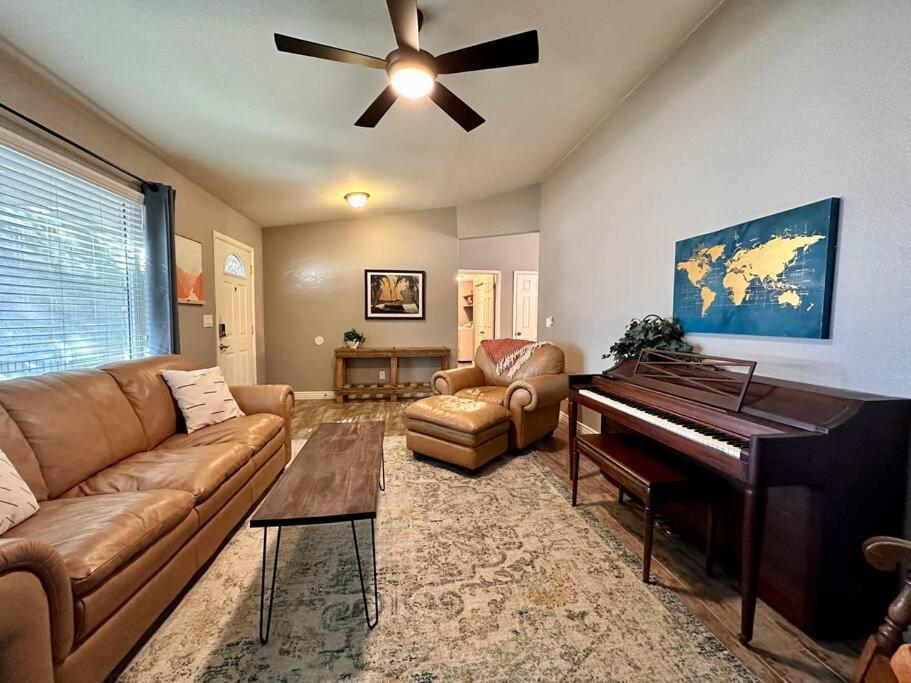 Mesa Oasis Private Pool Spacious! 10+ Guests 7 Beds New, Great Location! Exterior photo